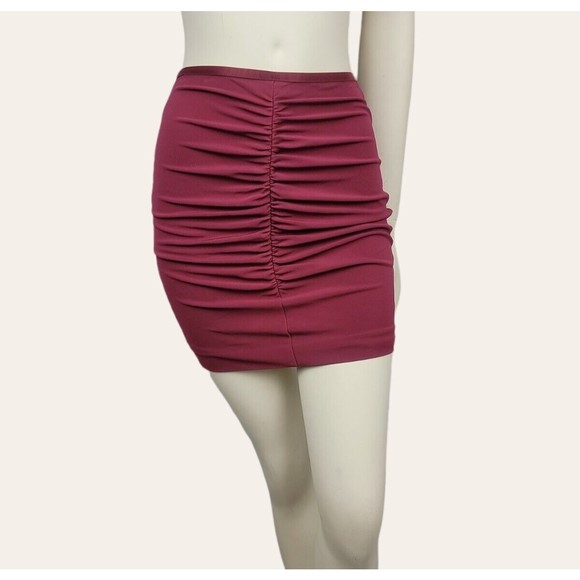 Aritzia Talula Ruched Mini Skirt High Waisted Cordovan Maroon Lined - Picture 4 of 8